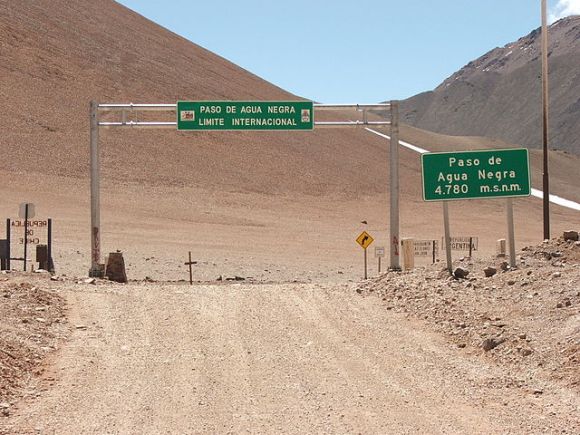 Paso de Agua Negra, San Juan. Foto de Joe Merlo.