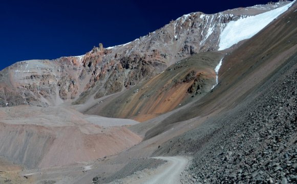Paso de Agua Negra, lado argentino. Foto de Elvis Boaventura, Panoramio.