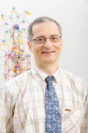  Profesor Franco Nori. 